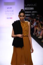Model walk the ramp for Shift,Payal Khandwala,Roma Narsinghani show at Lakme Fashion Week Day 2 on 4th Aug 2012 (105).JPG